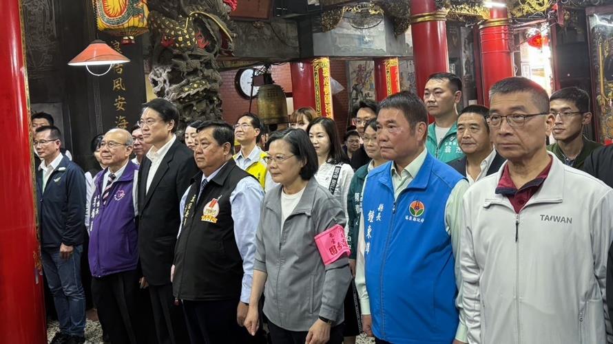白沙屯拱天宮媽祖徒步進香　總統及副總統接連參拜