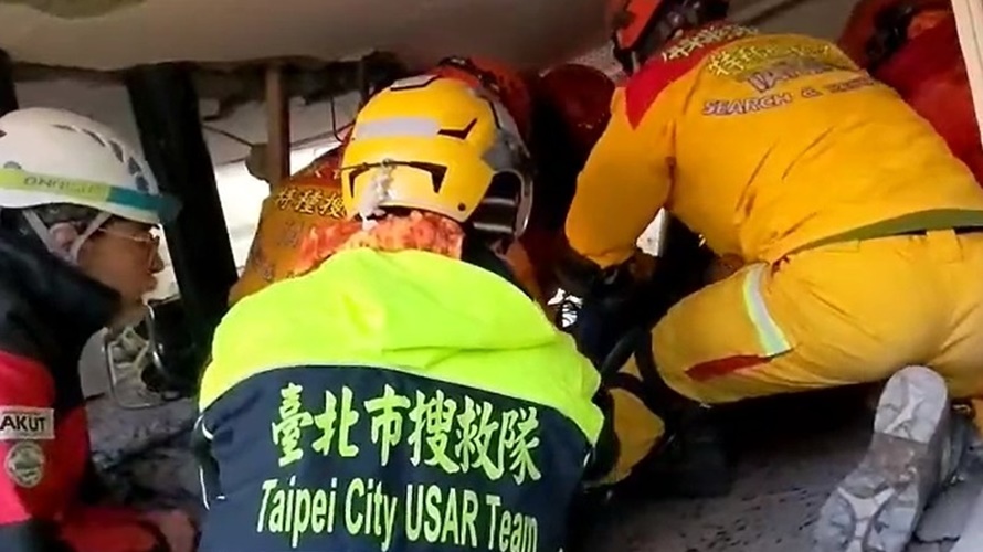 台灣搜救隊將於台灣時間15日下午3點返抵國門。（圖／翻攝台北市搜救隊臉書）
