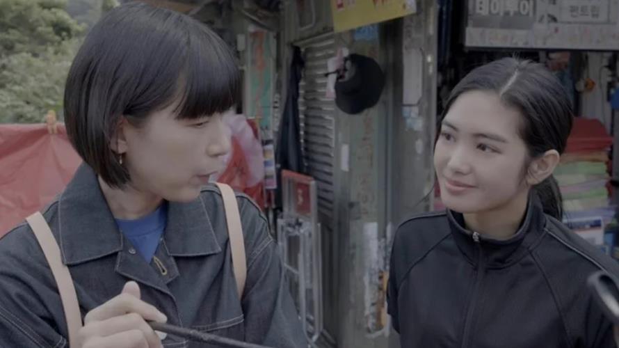 江口德子(左)在《獨活女子的守則4》來台灣慶生。（圖／Hami Video提供）