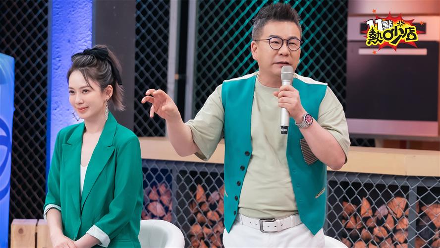 主持人沈玉琳（右）自嘲曾為了拓廣娛樂尺度，創下台灣綜藝史上最高罰款紀錄。（圖／TVBS提供）