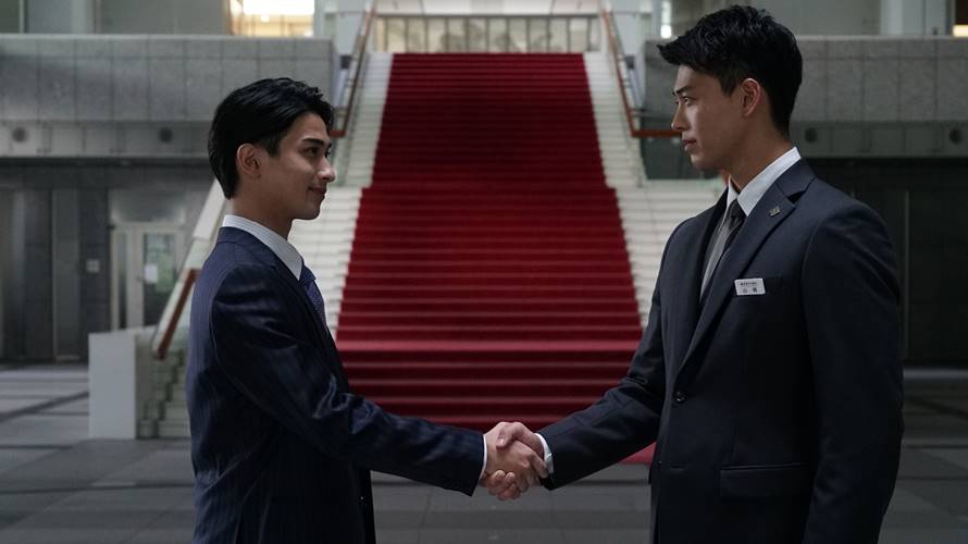 竹內涼真、橫濱流星在新片《彬與瑛》首次合作，角色名更巧合都念作「Akira」。（圖／中影提供）