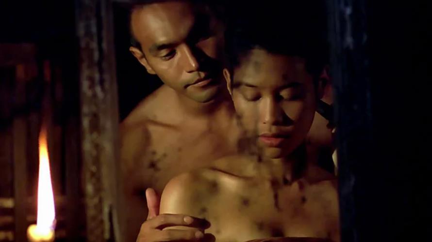 溫拿圭畢達1999年演出泰國經典鬼片《幽魂娜娜》。（圖／摘自IMDB）