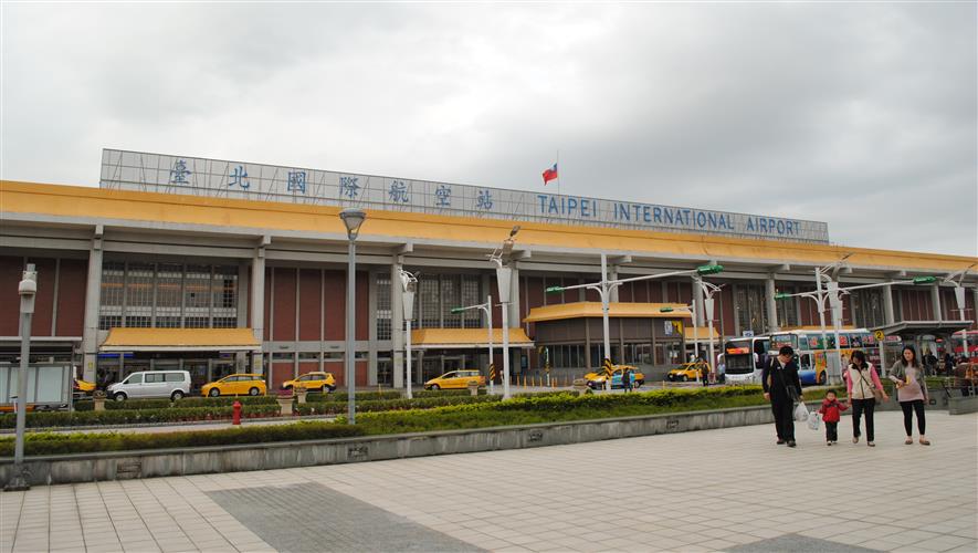 松山機場。(圖 / 摘自Wikimedia Commons)
