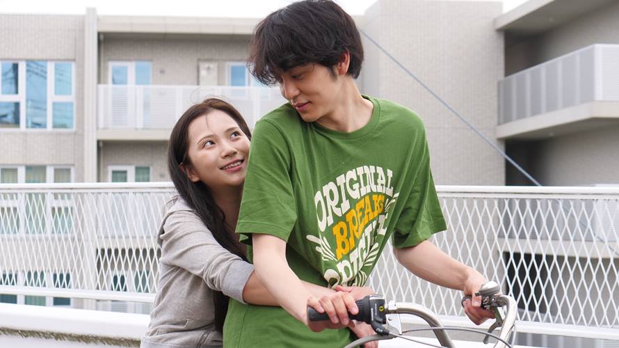 《戀上笨拙的你》由街山美穗和鈴木志遠主演。（圖／車庫娛樂提供）