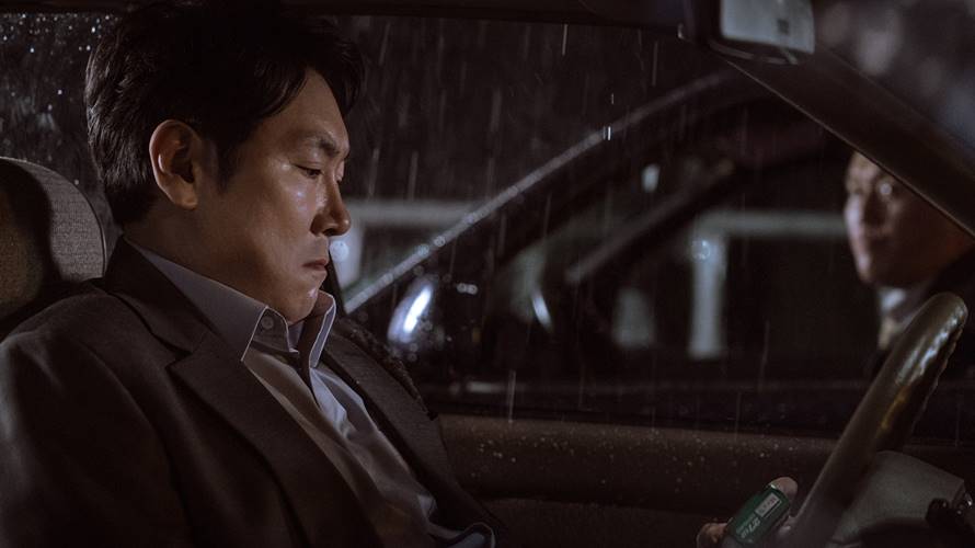 《闇黑對決》上映首日以近30%票房市占率超越《灌籃高手》空降韓國票房冠軍。（圖／提供）