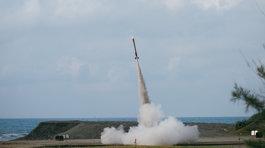 「淡江一型」為平均推力150公斤的單節式固態火箭。(圖／國家太空中心提供)