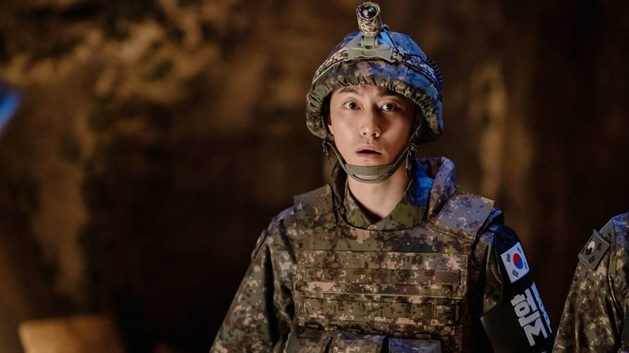 郭東延在本片詮釋天真的大兵，展現出不同的演技魅力。