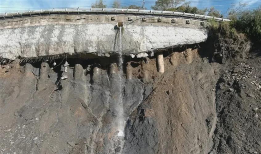 台8線梨山路段路面塌陷掏空，台8線61k~81K德基到梨山路段，今天中午恢復通車。（圖／谷關工務段提供）