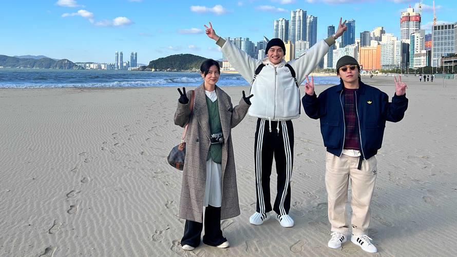 林予晞（左起）、范少勳、巫建和前往韓國釜山旅行。（圖／TVBS提供）