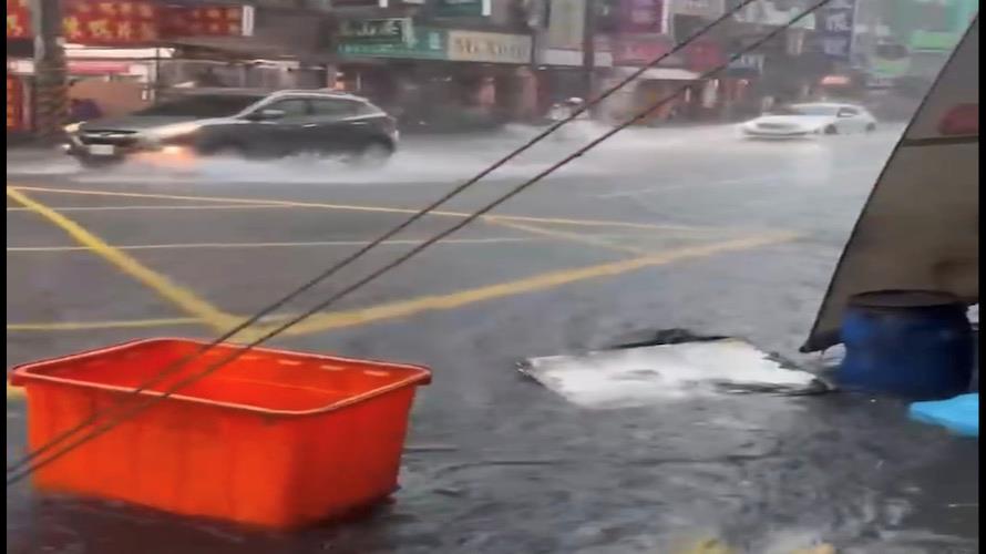 雨彈狂轟！台南市多處積淹水     民怨四起